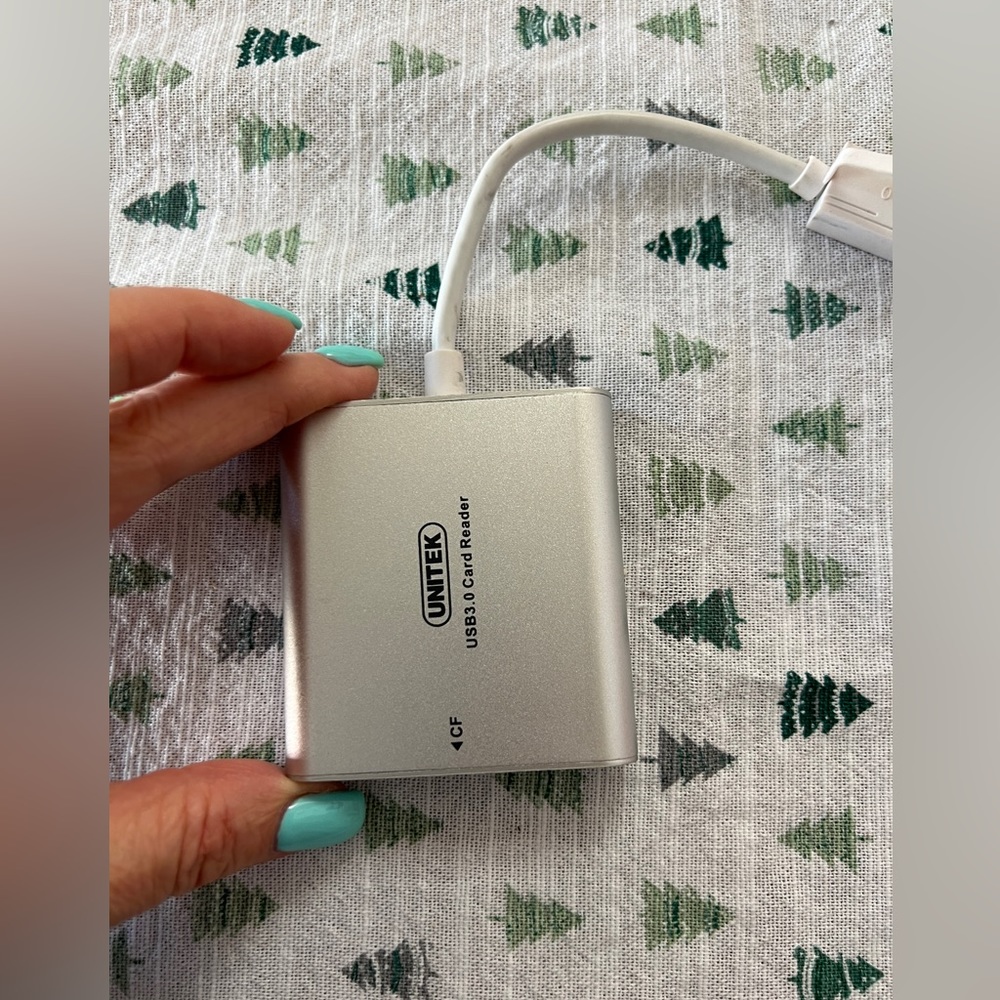Camera multi card reader